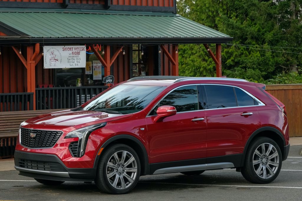 Side view of the first-generation Cadillac XT4.