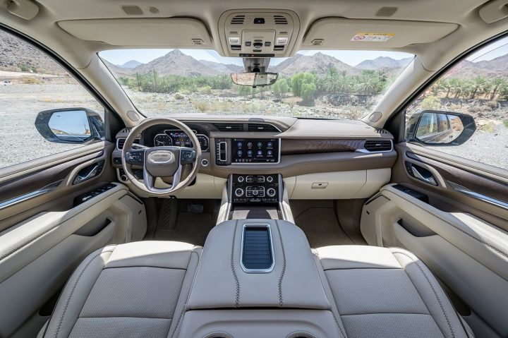 Cockpit view of the 2024 GMC Yukon.