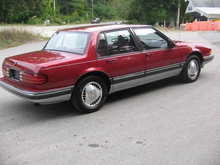 Surprisingly Mint 1988 Pontiac Bonneville Up For Sale | GM Authority