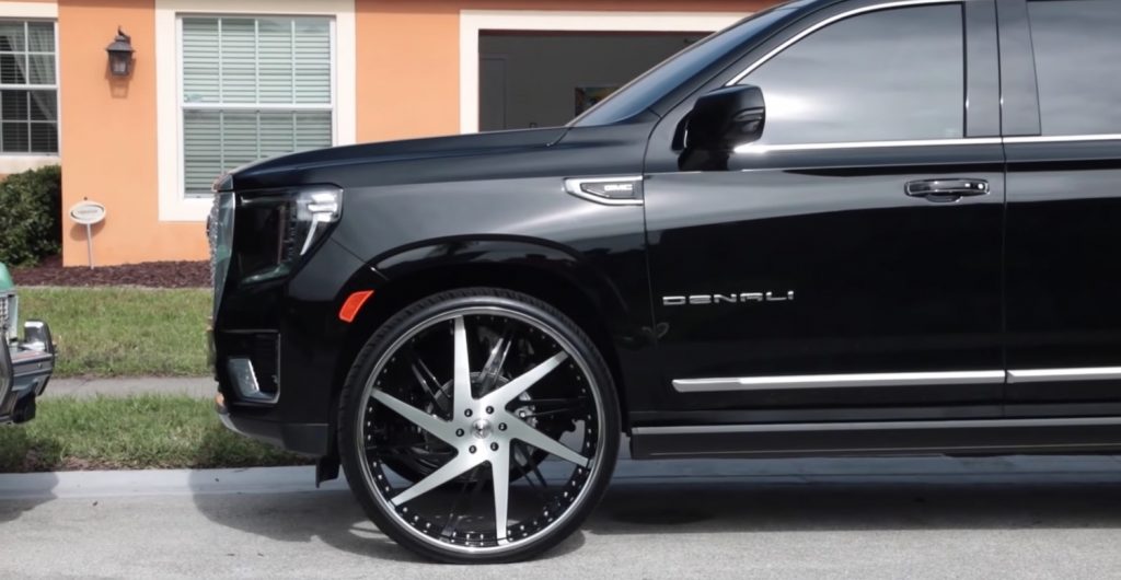 2021 GMC Yukon Denali Rolls Out On 30s: Video | GM Authority