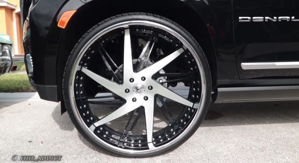 escalade with 30 inch rims