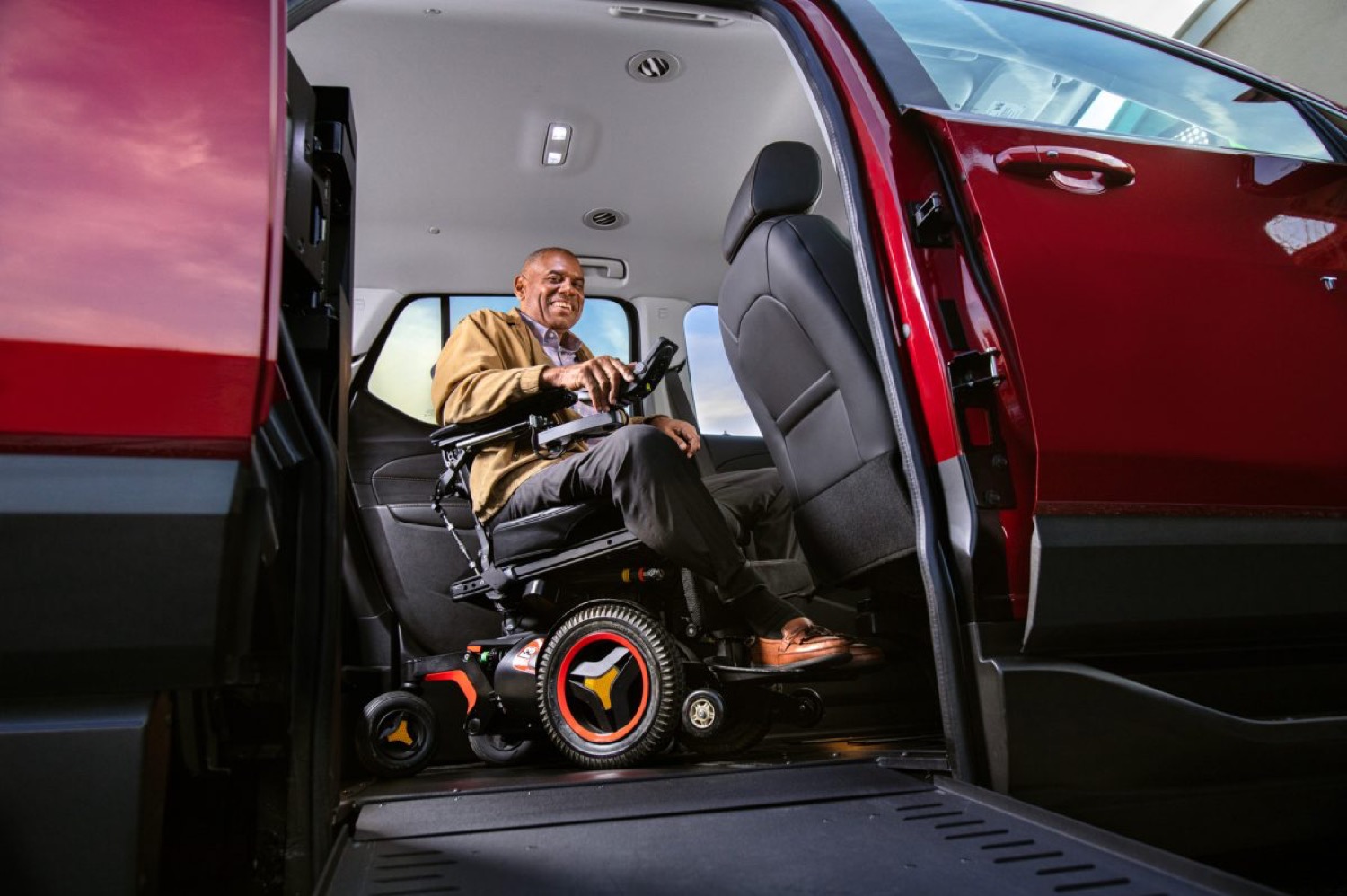 Experience the Largest Wheelchair SUV Ever - the BraunAbility Chevrolet  Traverse - Oxford Mobility