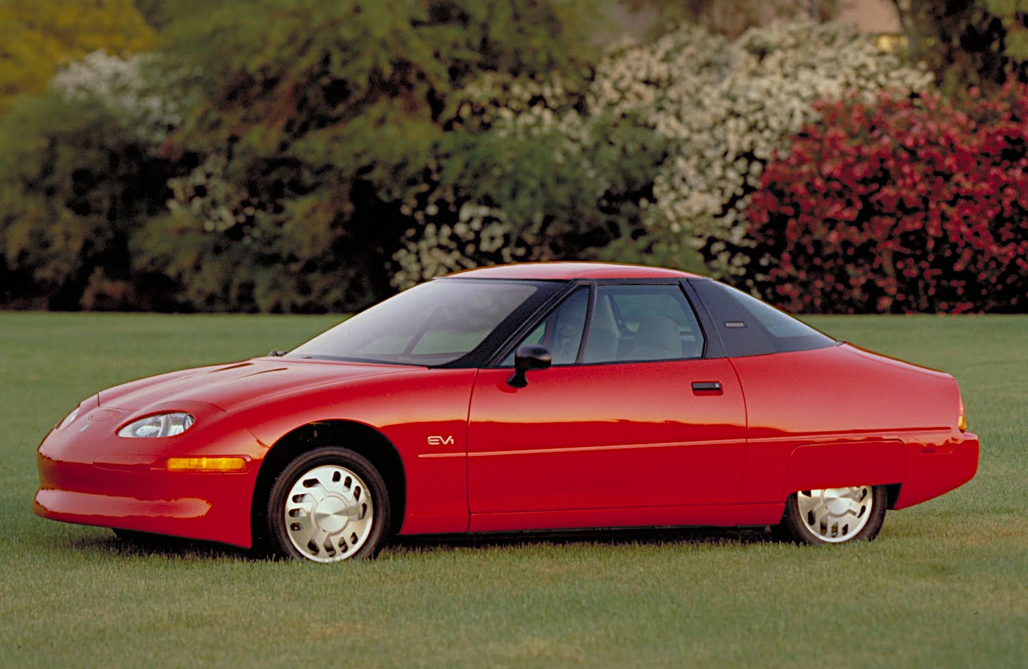 Modern-Day Pontiac Fiero Rendered With Contemporary Styling