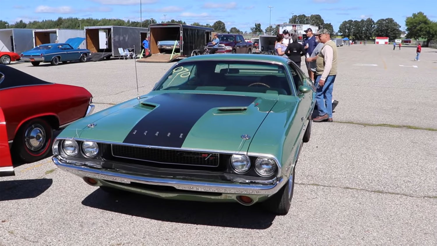 1969 Chevy Camaro SS Races 1970 Dodge Challenger R/T: Video