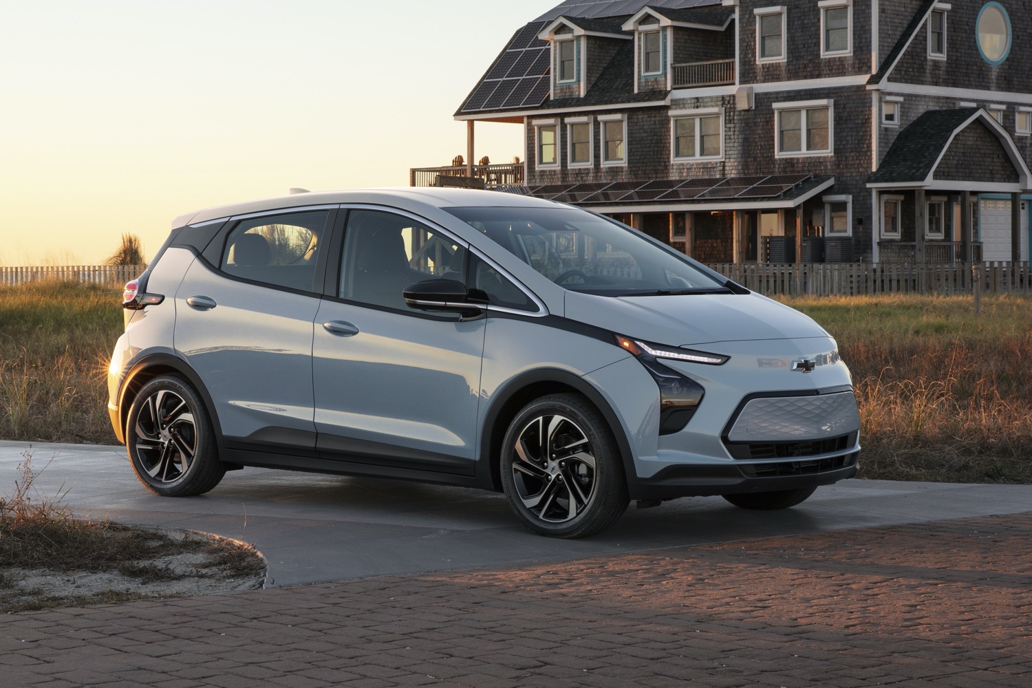 new chevy bolt ev bolt euv class action lawsuit claims cars are unsafe