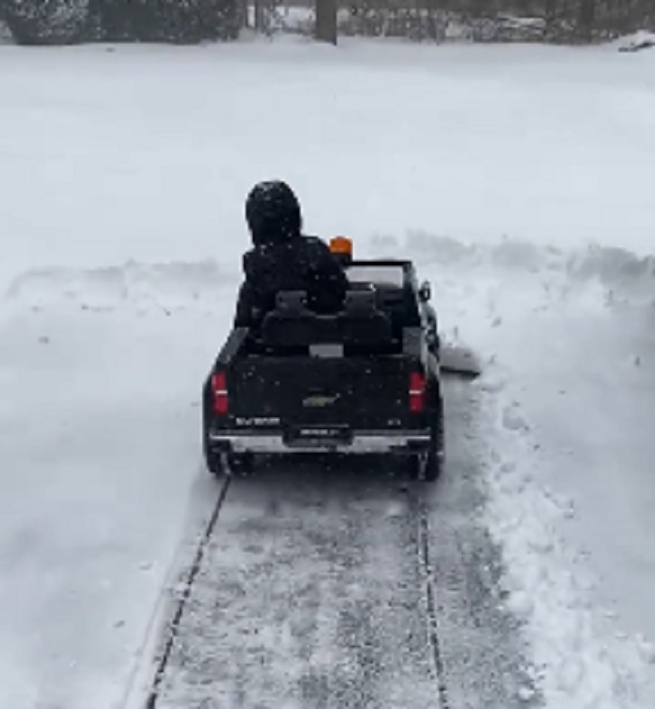 power wheels with snow plow