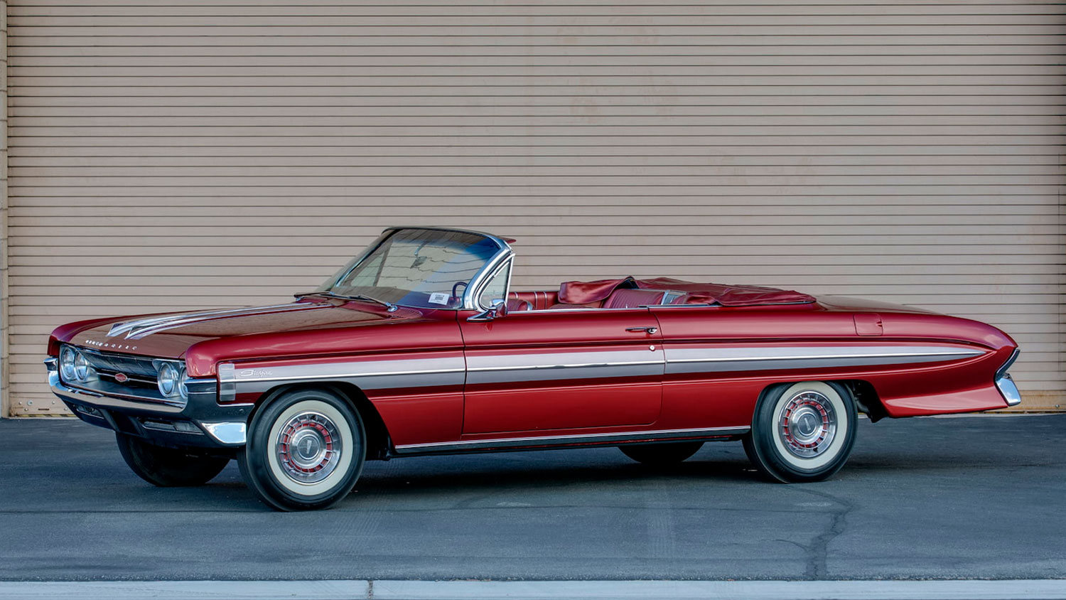 1961 Oldsmobile Starfire Heads To Auction