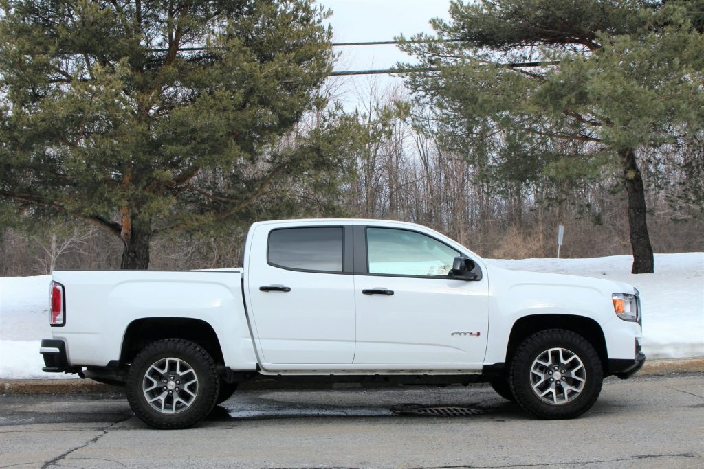Side view of the 2022 GMC Canyon.