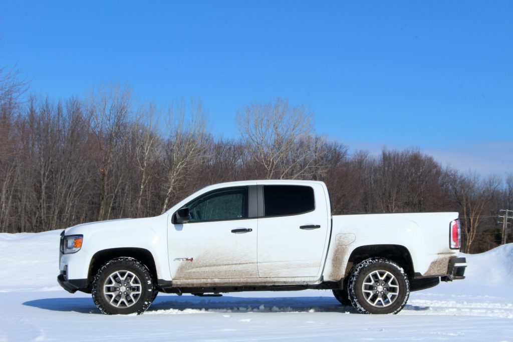 2022 gmc canyon crew cab white