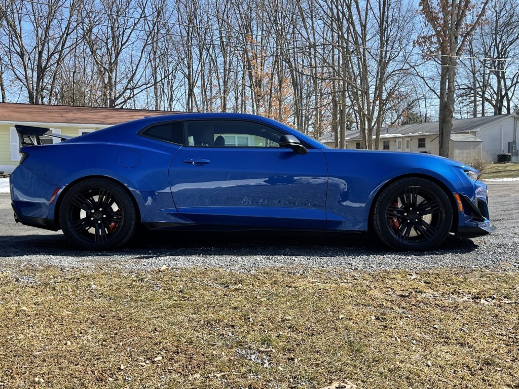 https://gmauthority.com/blog/wp-content/uploads/2021/03/Chevrolet-Camaro-ZL1-1LE-Muse-Comparison-008-1024x768.jpeg