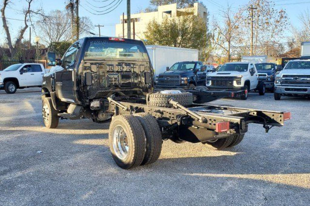 2021 Chevy Silverado HD Gets New Mosaic Black Color: First Look