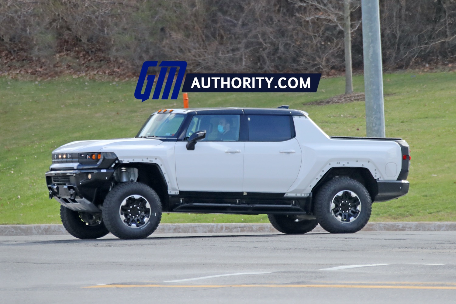 2022 GMC Hummer EV Pickup – Hard Acceleration – Tail Sag Front End Lift ...