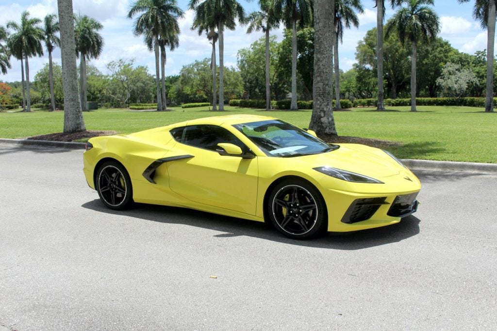 Comparing The Two Tires On Chevy C8 Corvette Stingray