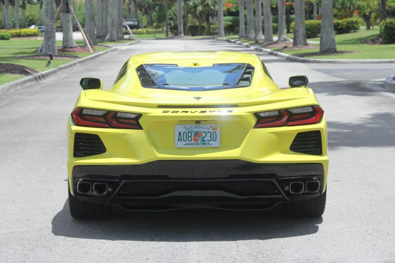 Comparing The Two Tires On Chevy C8 Corvette Stingray