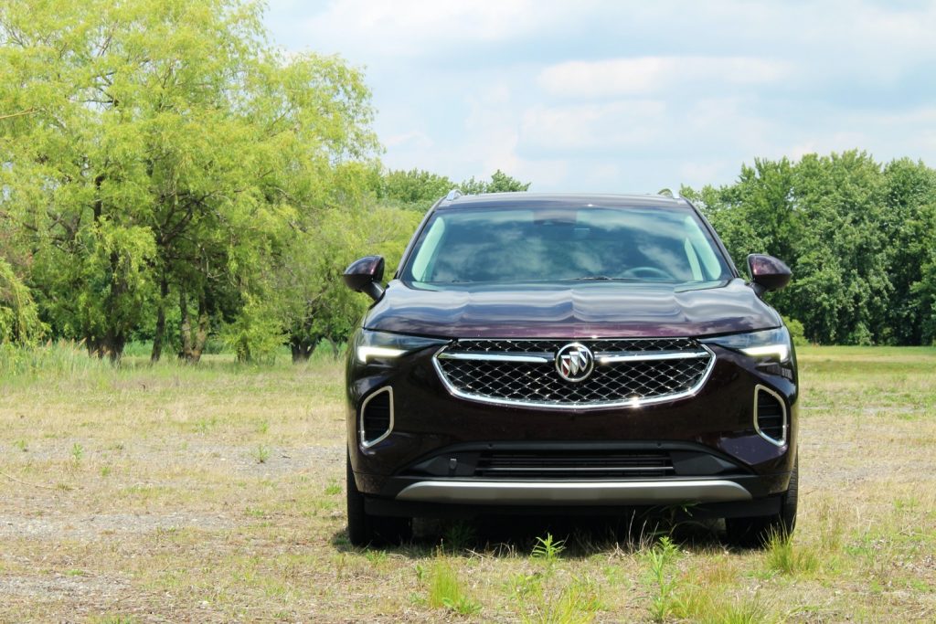 The front end of the 2021 Buick Envision.