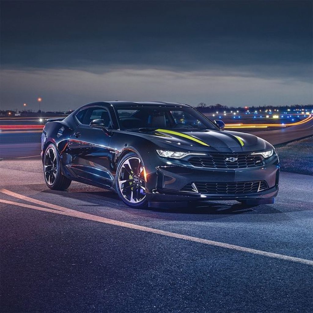 camaro 2022 black with red stripes