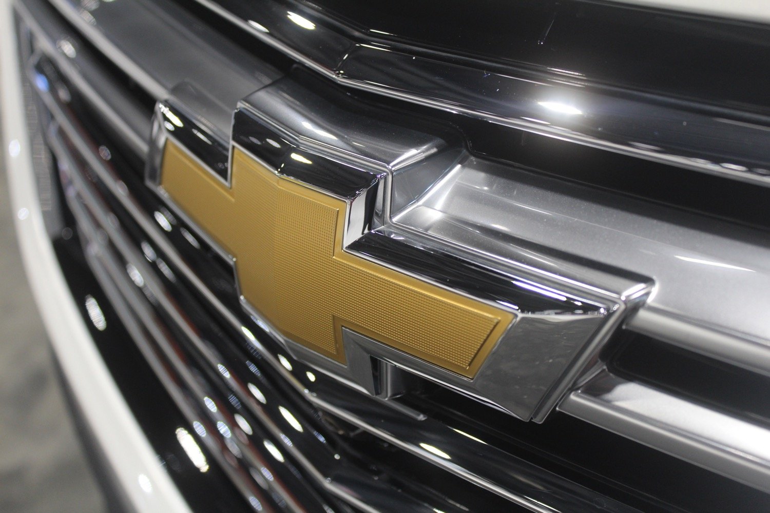 NEW CHEVROLET BOW TIE EMBLEM CHEVY VOLT BOLT SONIC SPARK CRUSE MALIBU IMPALA GTO 
