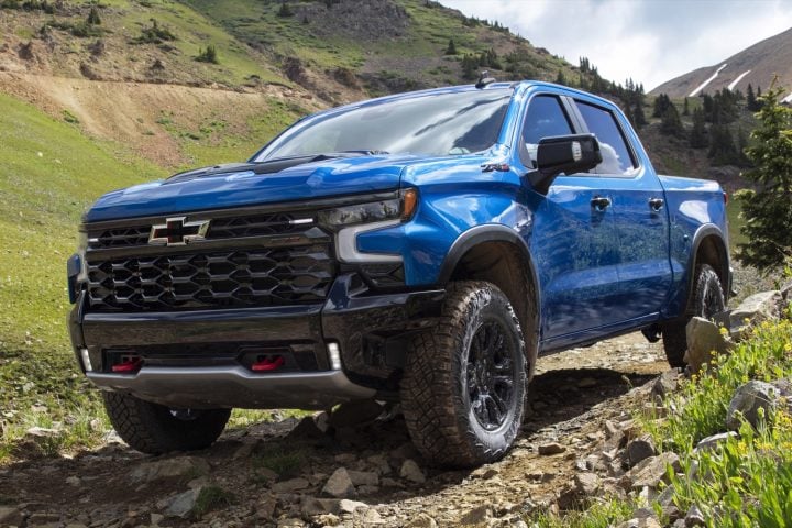 Front three quarters view of the 2022 Chevy Silverado. 