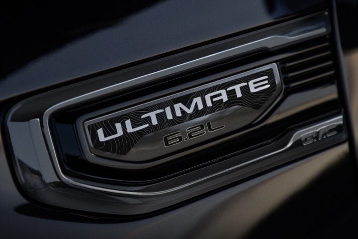 GMC Sierra 1500 Denali Ultimate 6.2L badge.