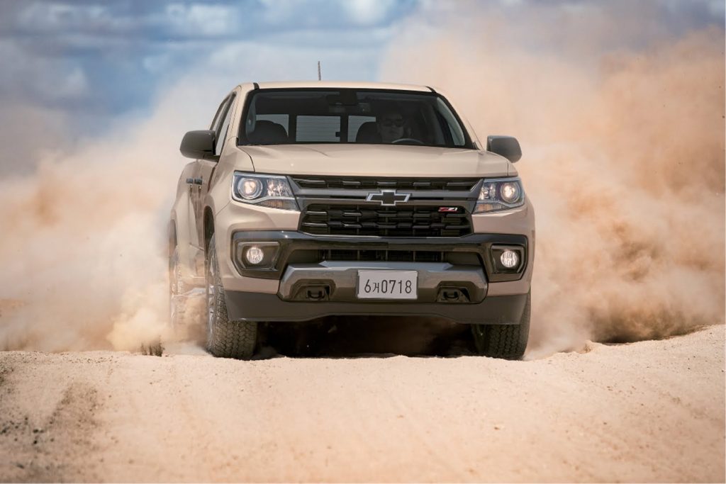 Front view of the previous-generation Chevy Colorado ZR2.
