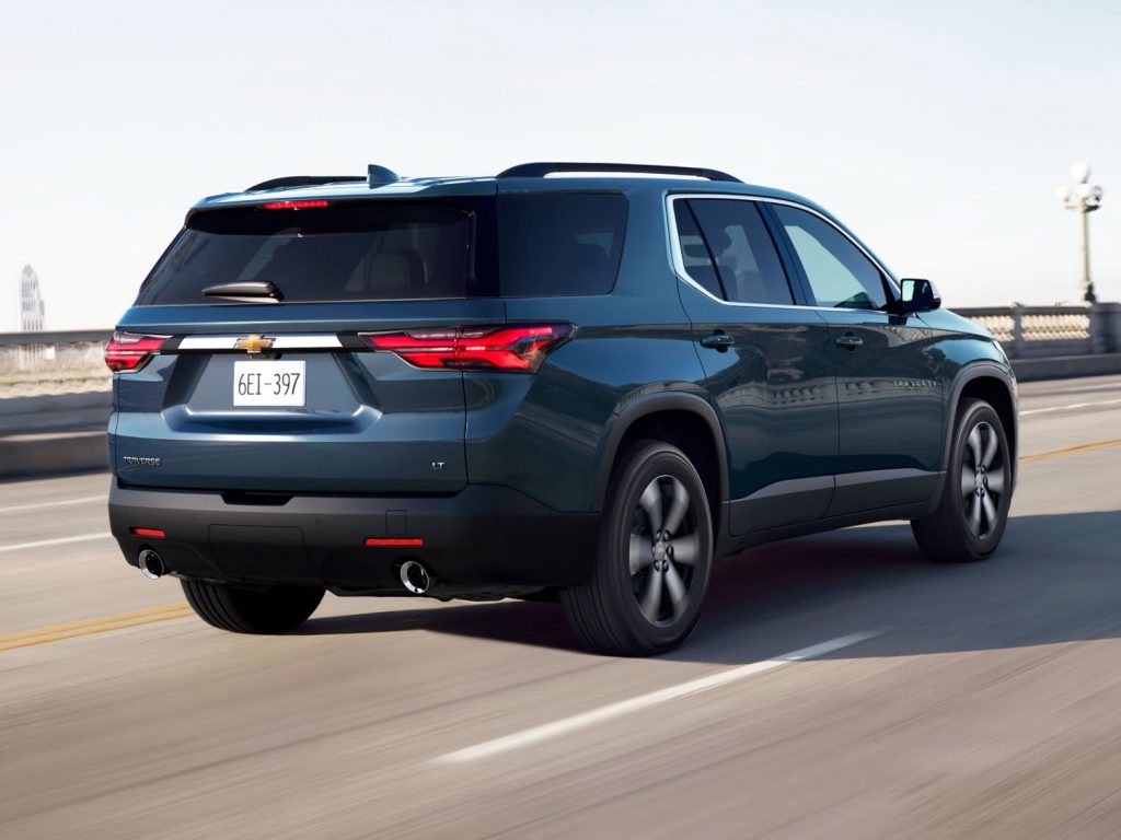 A $1,000 discount, low-interest financing, and nationwide lease remain available on the second-generation Chevy Traverse, shown here in the LT trim. GM debuted an all-new, third-gen 2024 Chevy Traverse.