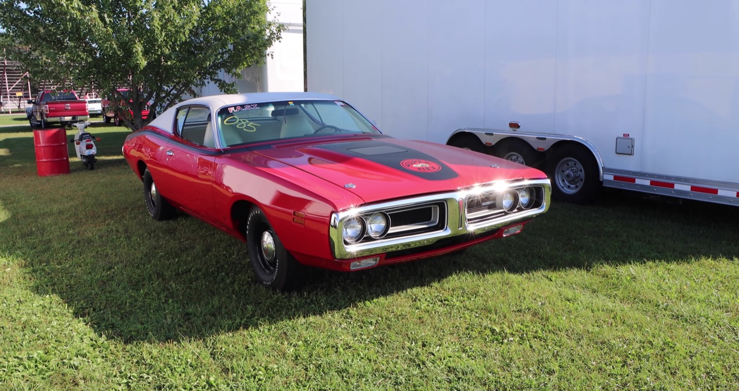 1972 Buick GSX Stage 1 Takes On 1971 Dodge Super Bee: Video
