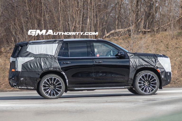 2024 Chevy Tahoe Spied With New Infotainment Screen Photos