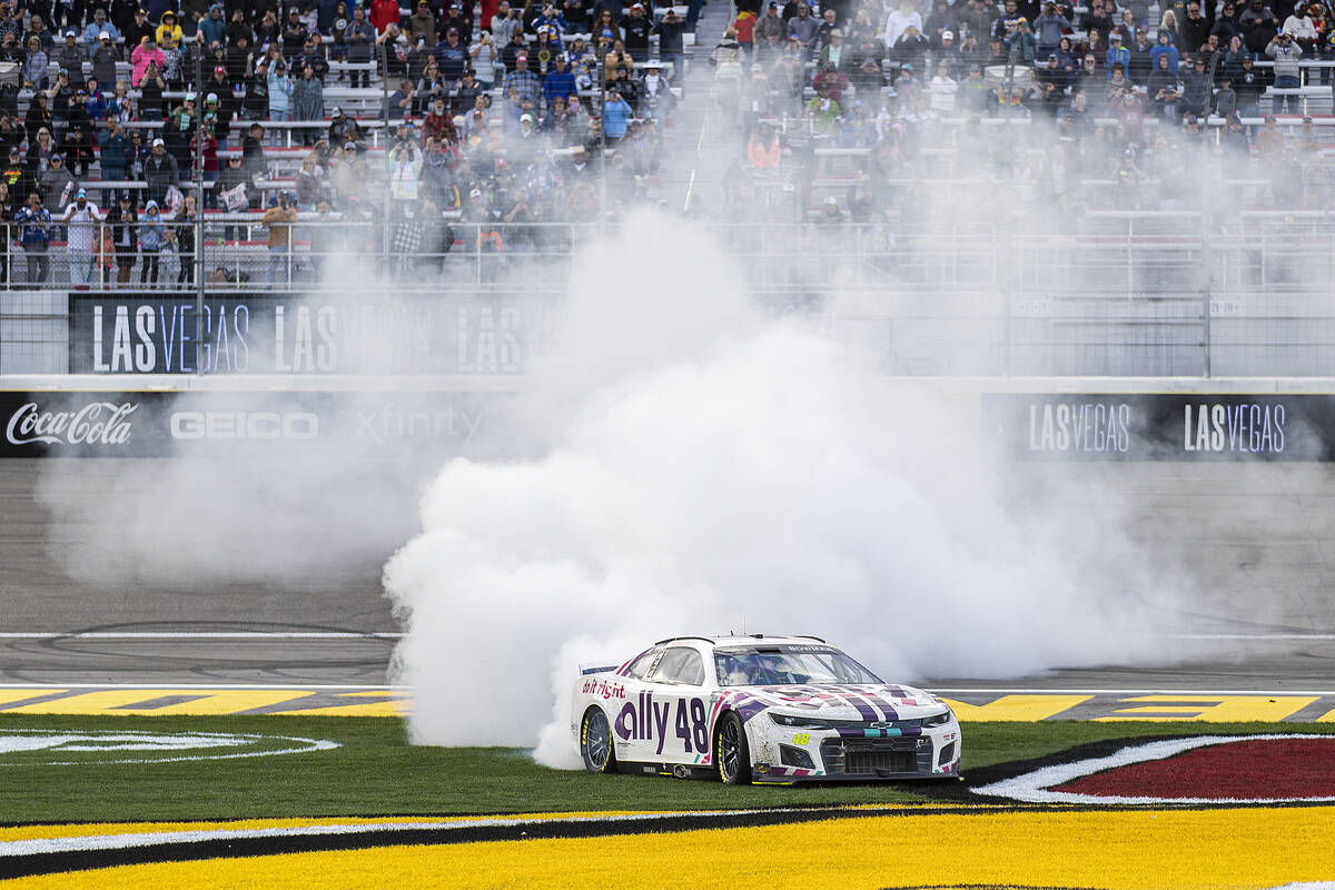 Bowman 'Backs' Into Nascar Win At Las Vegas: Video