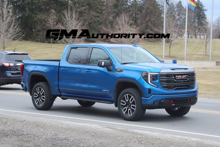 Side front three quarters view of the 2022 GMC Sierra. 