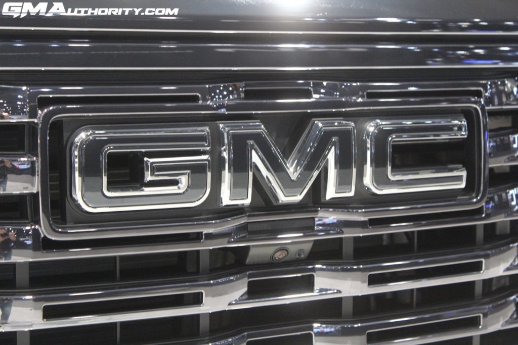 The GMC logo on the grille of the GMC Sierra 1500.