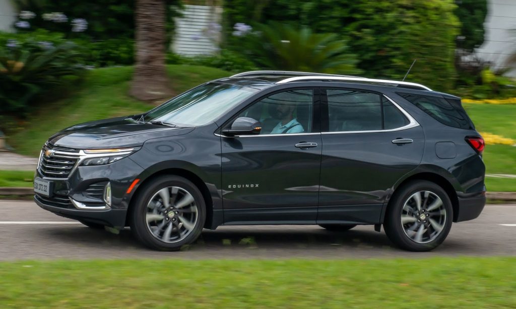 SIde view of 2022 Chevy Equinox. 