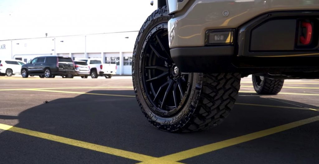 gmc sierra 2022 lifted blacked out