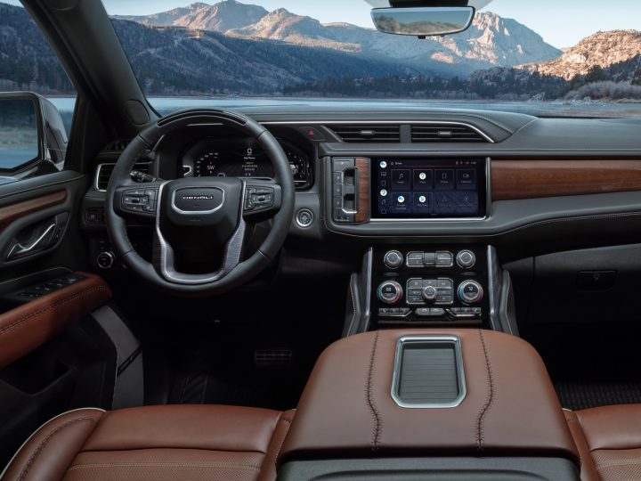 The interior of the 2023 GMC Yukon.