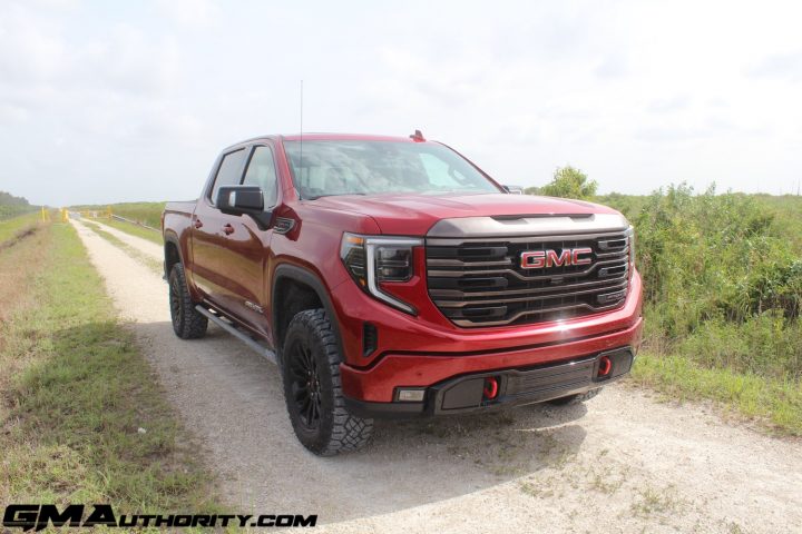 Front three-quarter view of the GMC Sierra 1500, which is available with the 6.2L V8 L87 engine.