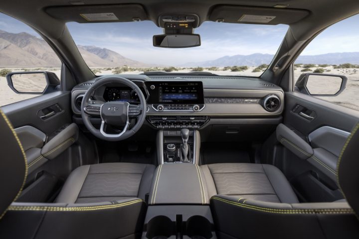 Chevy Colorado ZR2 interior.