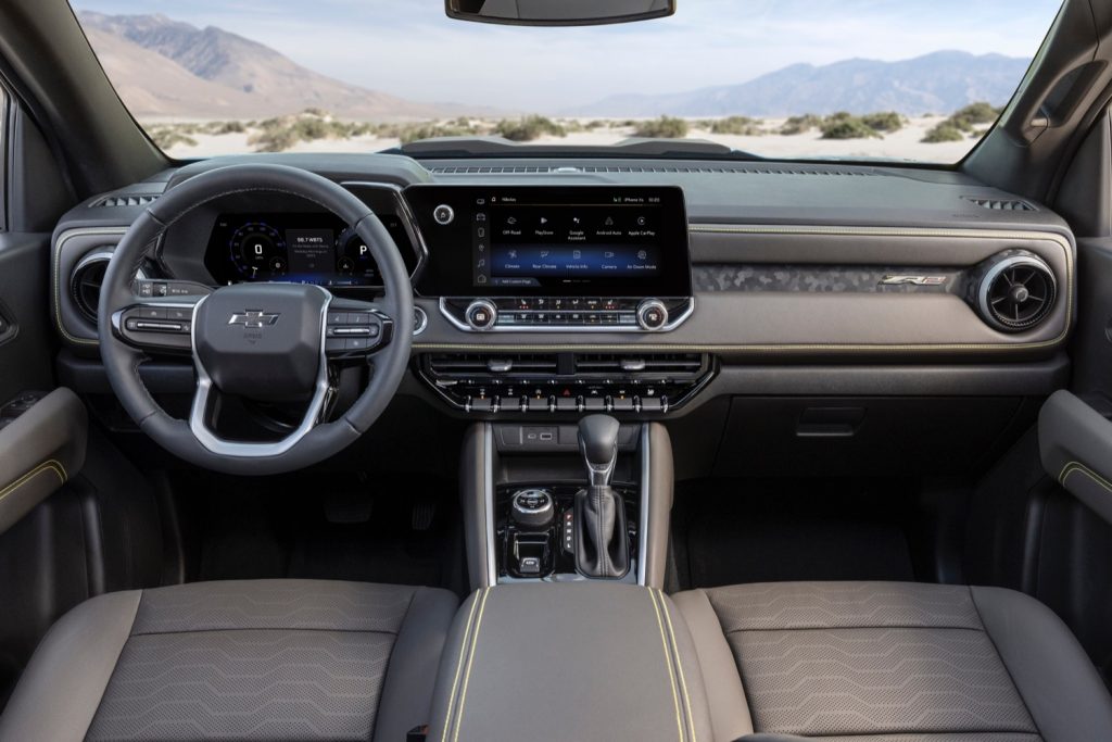Interior view of the 2023 Chevy Colorado ZR2 Desert Boss.