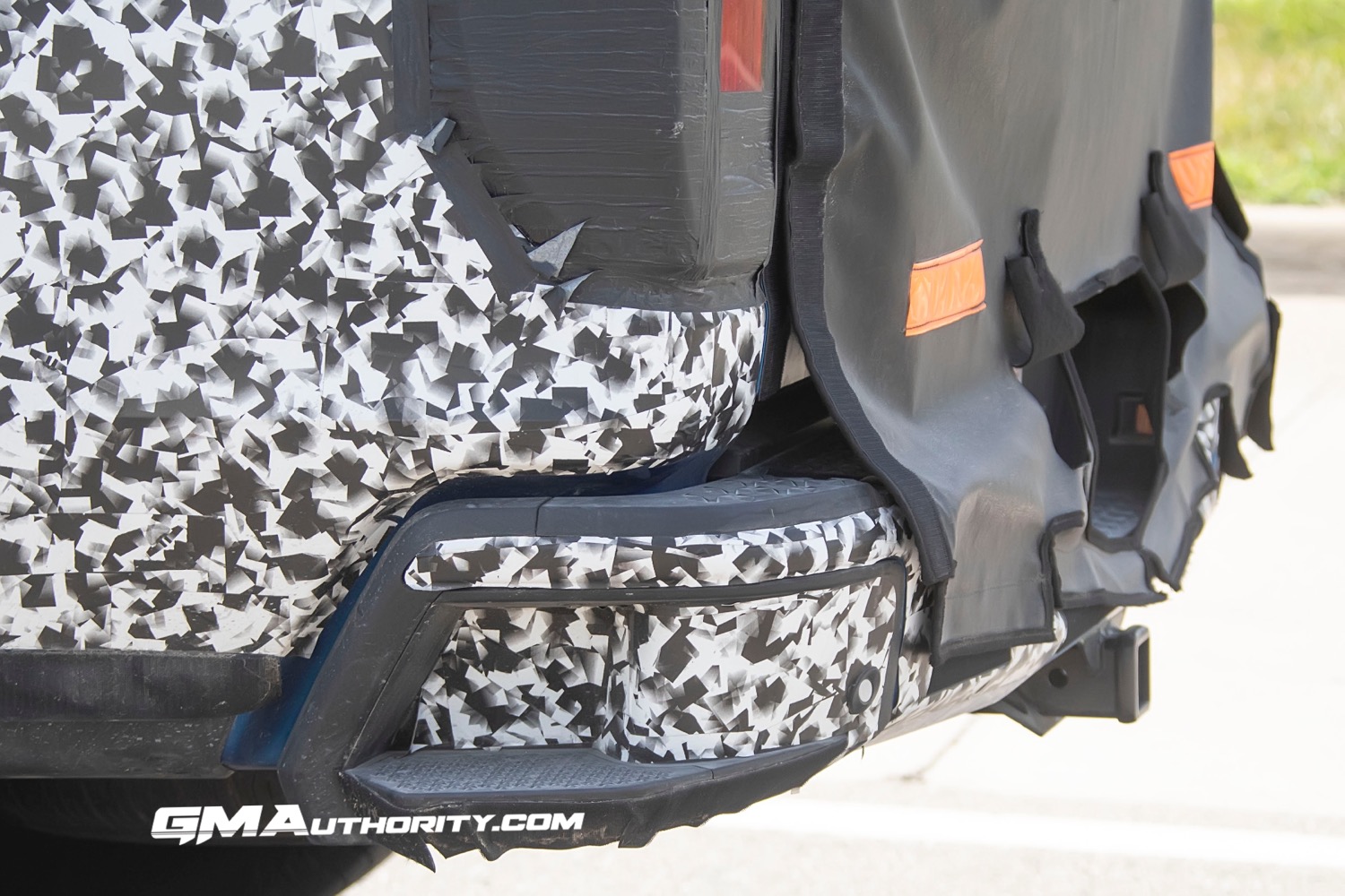 2023 GMC Canyon – Prototypy Spy Shots – CornerStep Rear Bumper 003 | GM ...