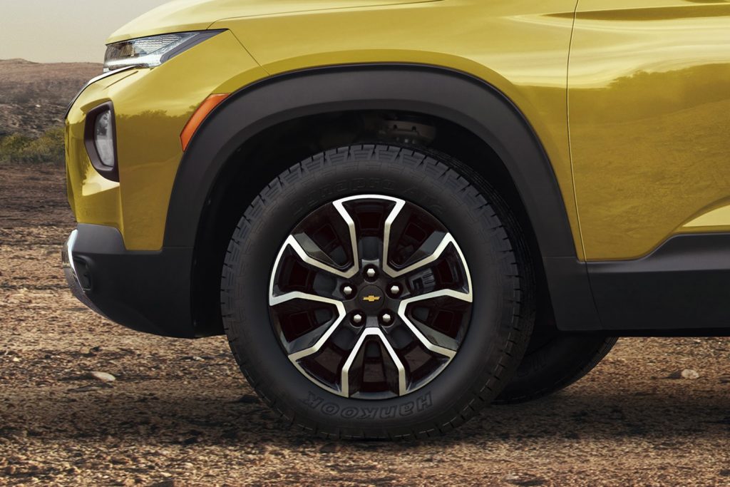 Wheel detail of the 2023 Chevy Trailblazer. 