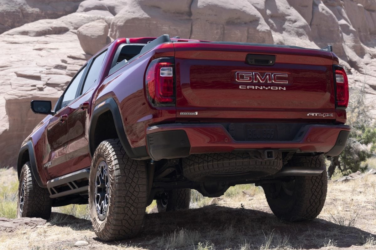 2025 GMC Canyon AT4 Gets Revised Technology Plus Package