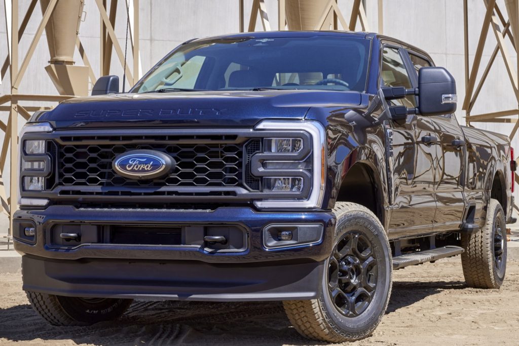 2023 Ford Super Duty Unveiled As Silverado HD Rival