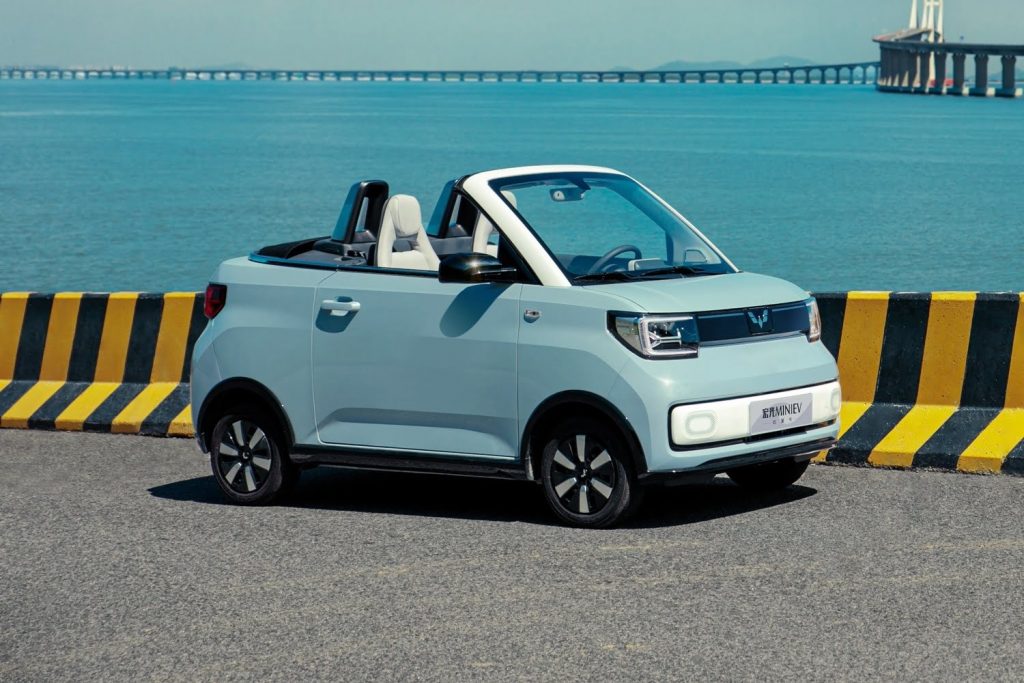 Side front three quarters view of the Wuling MINI EV Cabrio.