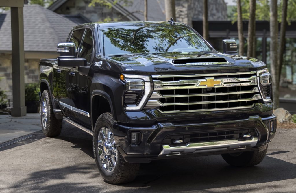 Front three-quarters view of the 2024 Chevy Silverado HD.