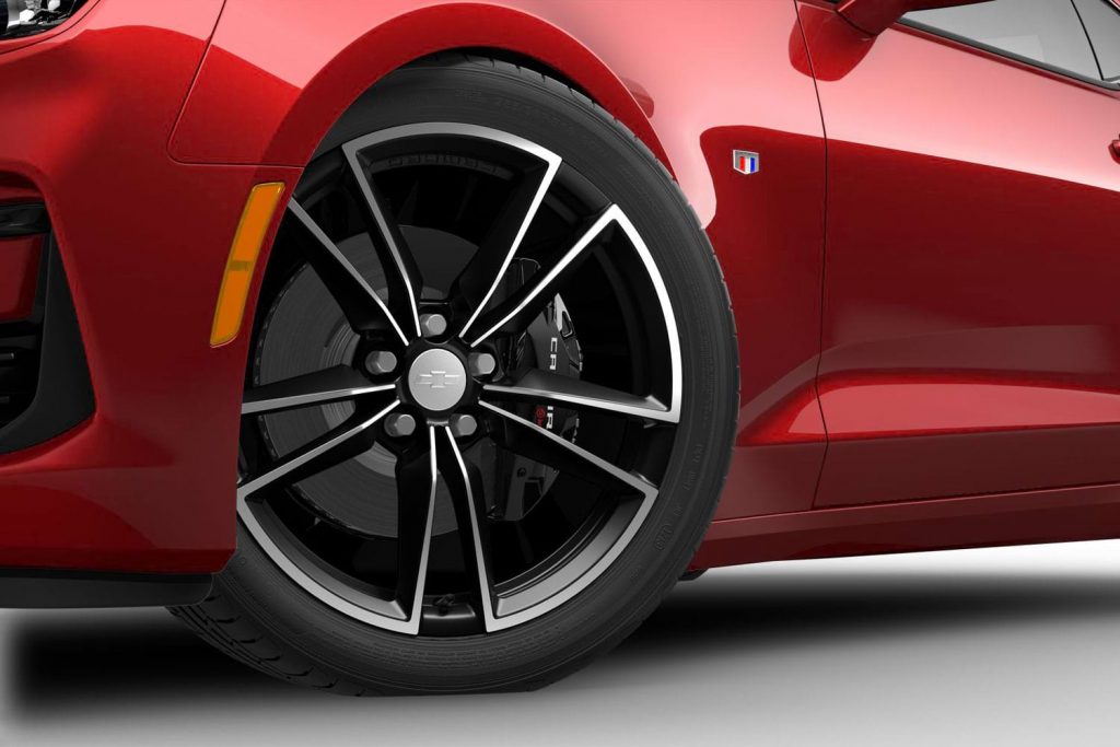 GM 20-inch Caliente alloy wheels on the 2023 Chevy Camaro.