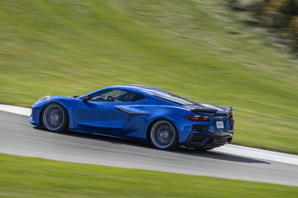 A side view of the 2023 Chevy Corvette C8 Z06. 
