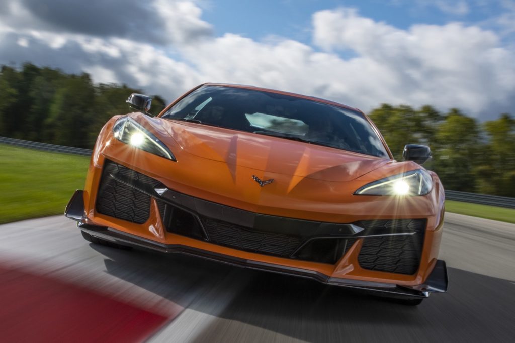 The 2023 Corvette Z06 is now arriving in the Mexican market in coupe configuration only.
