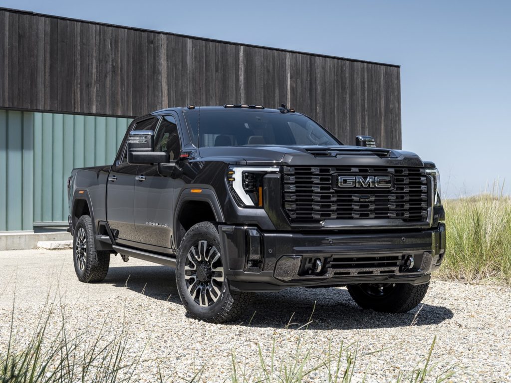 2024 GMC Sierra HD Denali Ultimate with 20-inch Ultra-bright machined aluminum wheels with High Gloss black accents