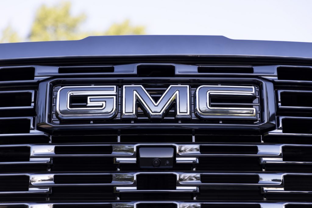 The GMC logo on a GMC Sierra.