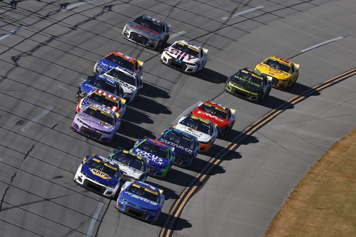 No. 9 Nascar Camaro Wins 2022 Talladega Fall Race: Video