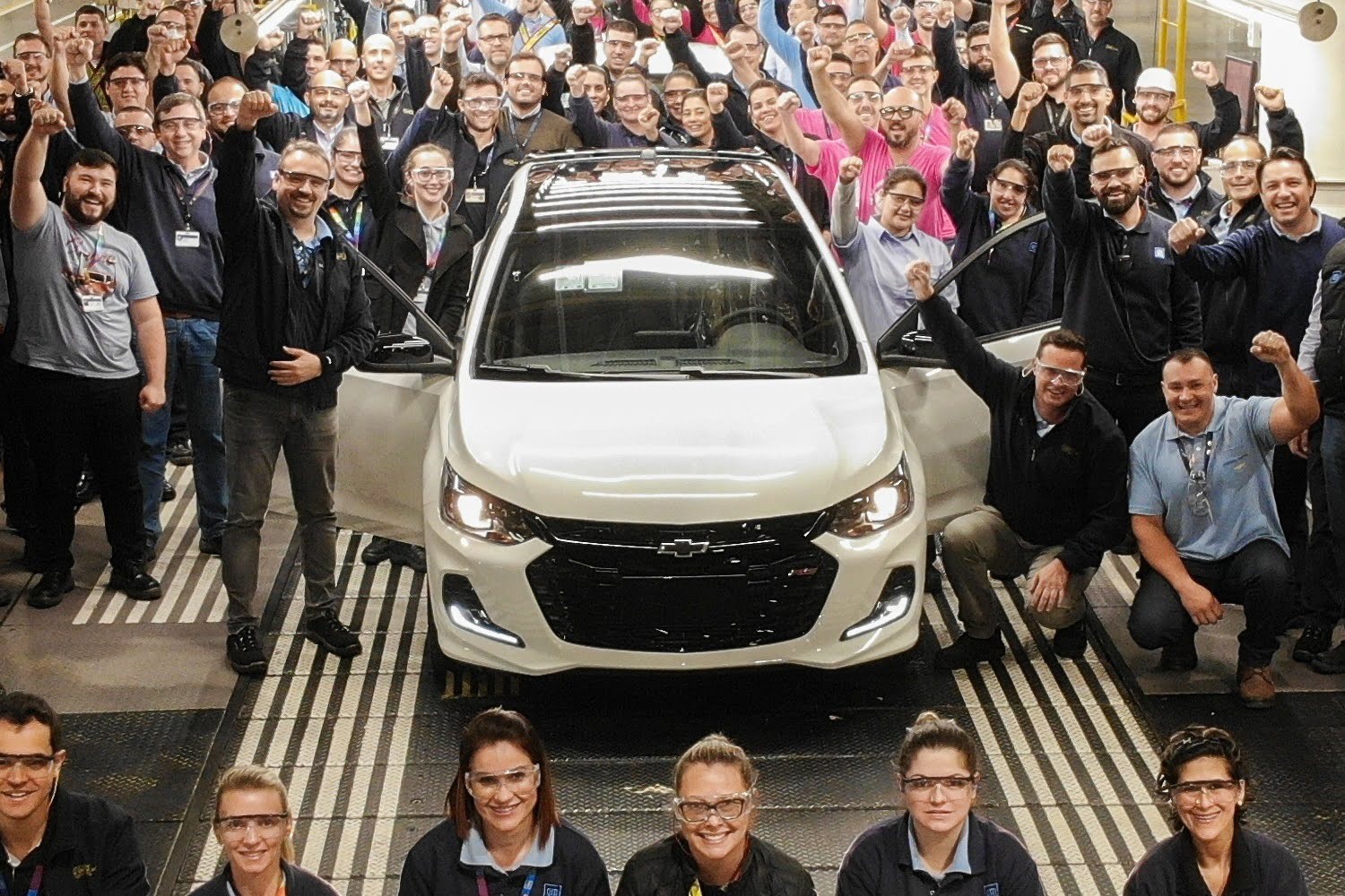 GM completa 91 anos celebrando a liderança de mercado com o Chevrolet Onix