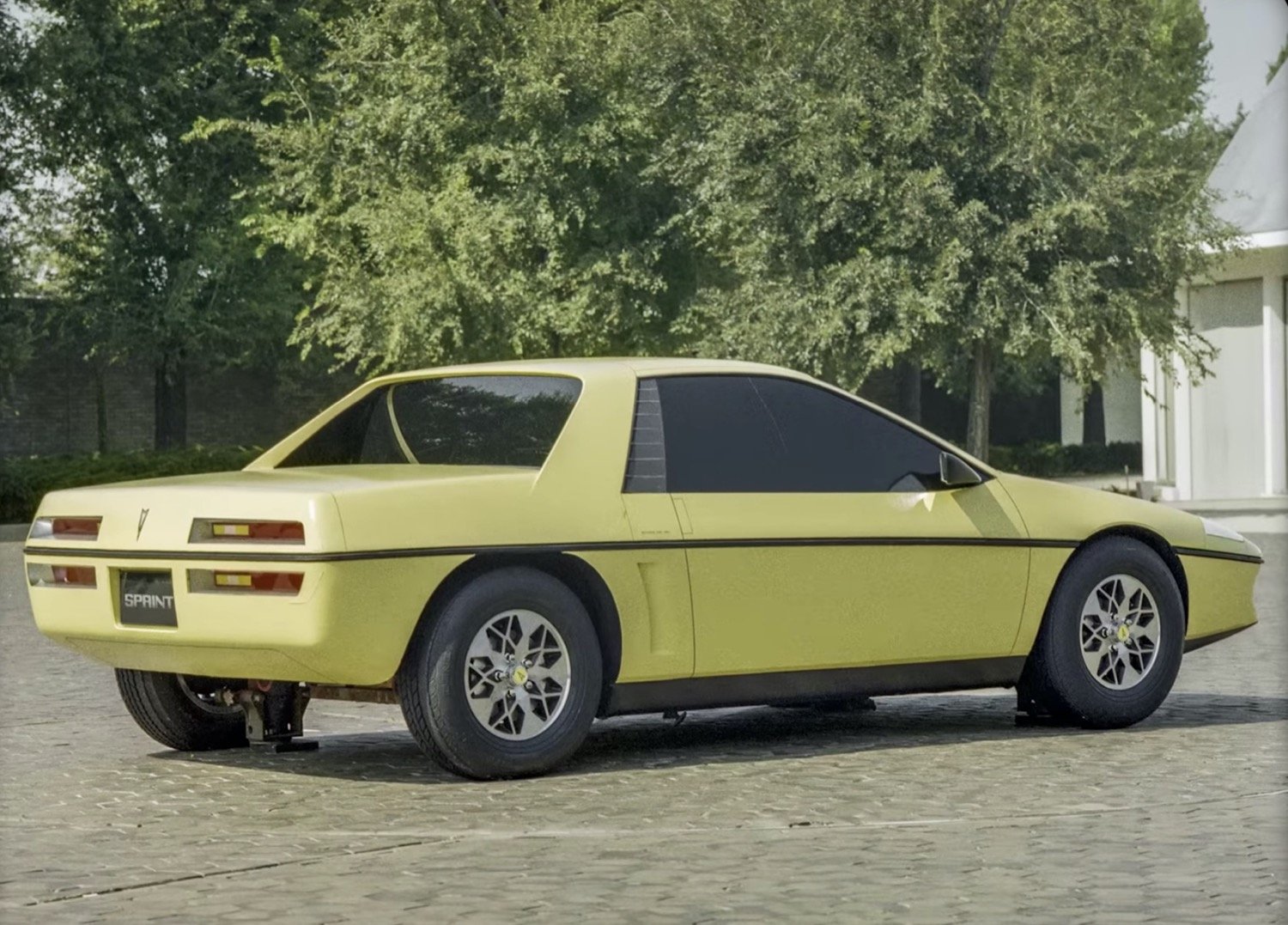 Worst Sports Cars: Pontiac Fiero